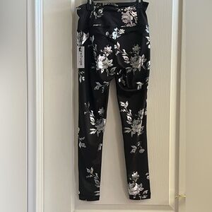 NWT-Refuge Black Floral Leggings
